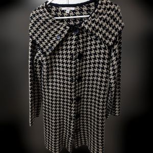 Fever M Tan and Black Houndstooth button up sweater jacket.